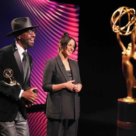 JB Smoove ومليسا فيمرو خلال الإعلان عن المرشحين لحفل توزيع جوائز الايمي- انستقرام @televisionacad