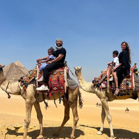 جون لييجند وعائلته - صورة من انستقرام