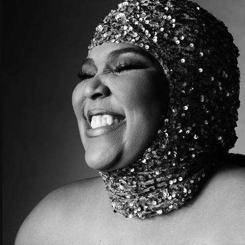 ليزو من انستغرام