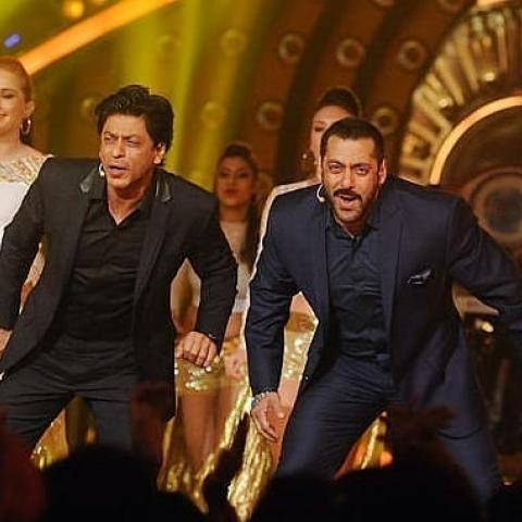 سلمان خان وشاروخان - صورة من السوشيال ميديا