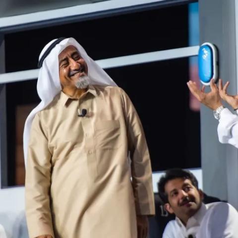 مشهد من مسرحية &quot;بخصوص بعض الناس&quot; - صورة من السوشيال ميديا