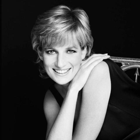 الأميرة ديانا صورة من السوشيال ميديا