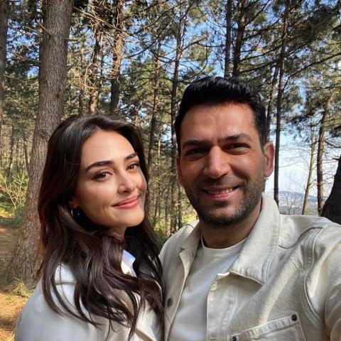 إسراء بيلجيتش و مراد يلدريم - صورة من انستقرام