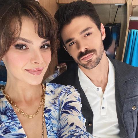 سينام أونسال و خالد أوزغور ساري - صورة من حساب Gizli Saklı على انستقرام