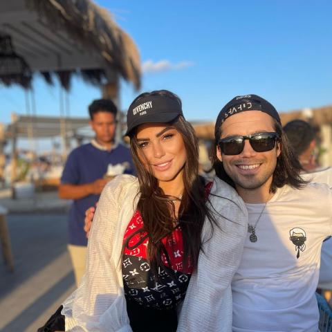 شهد رمزي مع شقيقها صلاح - صورة من انستقرام