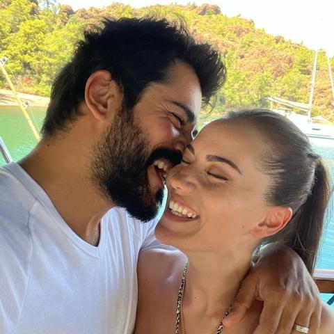 بوراك أوزجفيت وفهرية أفجان -صورة من انستقرام