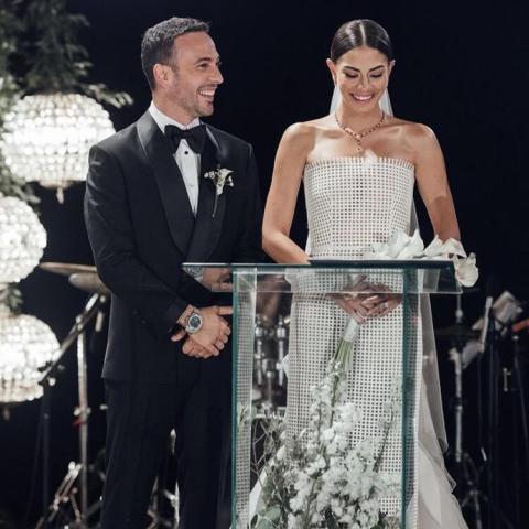 ديميت أوزديمير من حفل زفافها - صورة من السوشيال ميديا