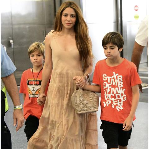 شاكيرا وابنائها - صورة سبلاش نيوز