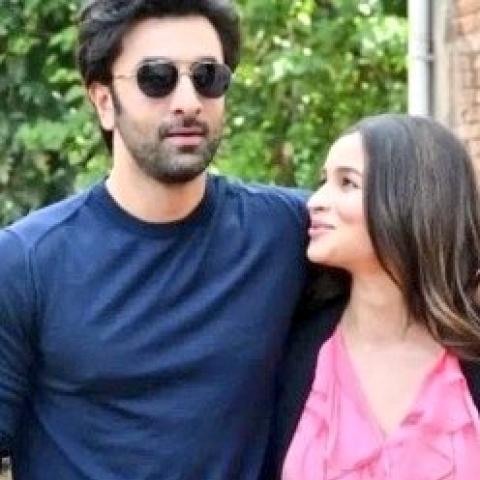 عليا بهات ورانبير كابور - صورة من السوشيال ميديا