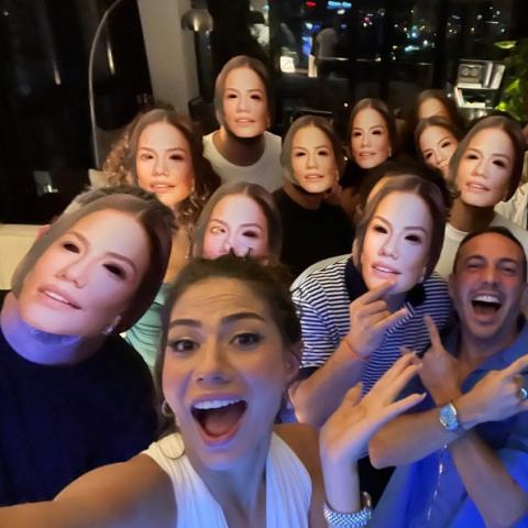 ديميت أوزديمير مع أصدقاء أوزهان كوتش - صورة من إنستقرام