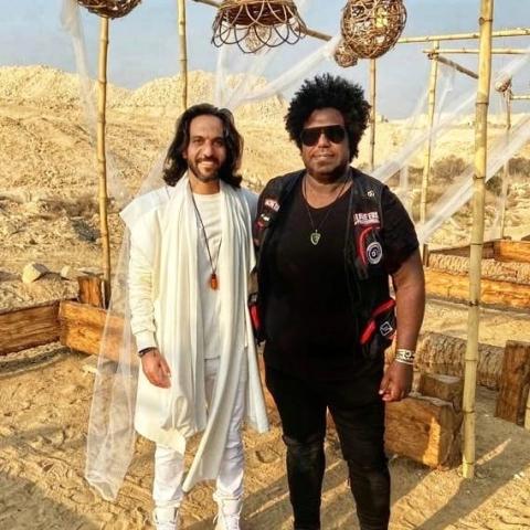 المصور خالد ابو الدهب برفقة بهاء سلطان