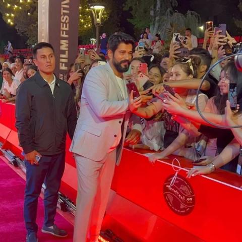 بوراك أوزجيفيت في أوزباكستان