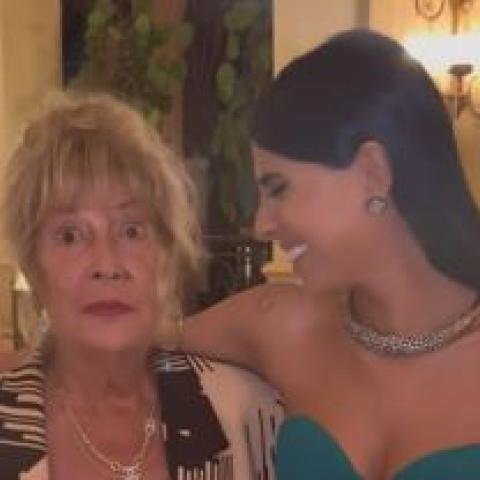 منى واصف و زينة مكي - صورة معدلة من السوشيال ميديا