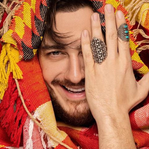 سعد لمجرد يطلق كليب &quot;الحلق&quot; وإليسا أول المهنئين