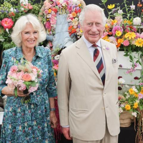 الأمير تشارلز وكاميلا - الصورة من حساب العائلة الملكية Royal Family