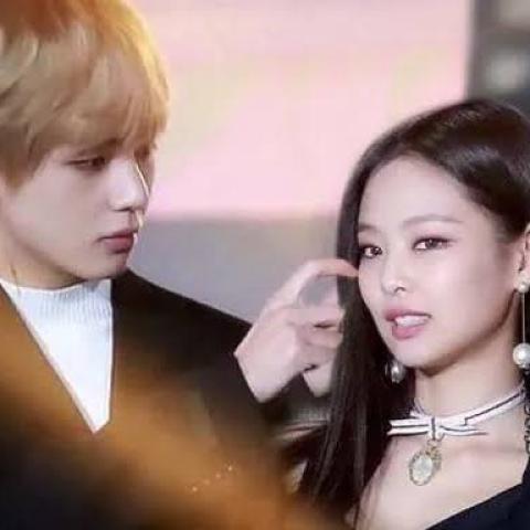 V and Jennie