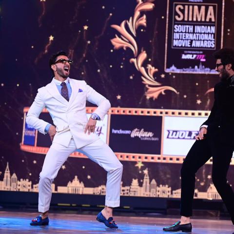 رانفير سينغ يعود ويشعل الأجواء على مسرح SIIMA 2022  - صورة من تويتر