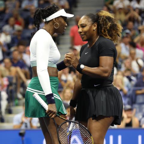 سيرينا ويليامز وأختها فينوس ويليامز- تويتر @usopen