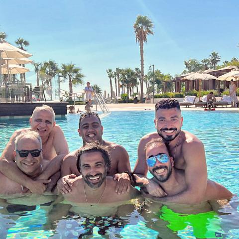 محمد أنور مع فريق عمل فيلم &quot; مستر إكس&quot; - صورة من تويتر