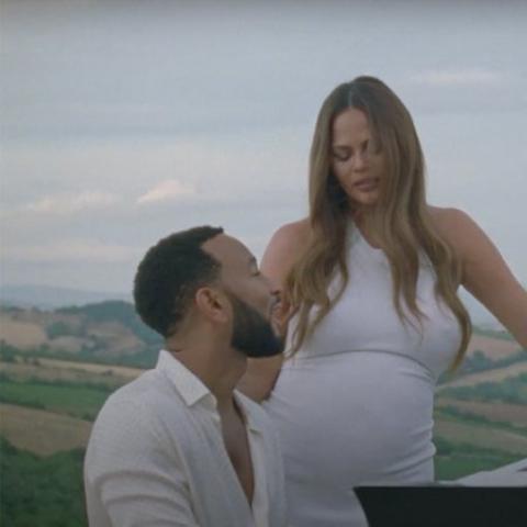 جون ليجند و كريسي تيغن - صورة معدلة من السوشيال ميديا