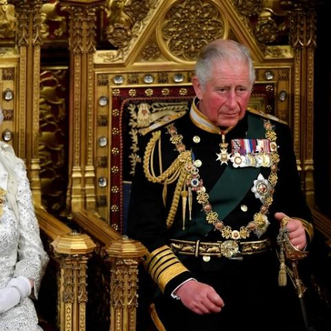 الملكة إليزابيث الراحلة وملك بريطانيا الجديد تشارلز - صورة من رويترز