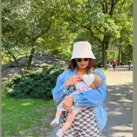 بريانكا شوبرا وابنتها مالتي - صورة معدلة من السوشيال ميديا