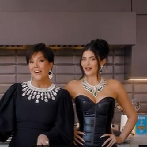 كايلي و كريس جينر - صورة معدلة من السوشيال ميديا