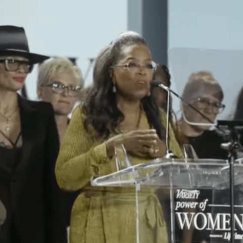 أوبرا وينفري خلال تكريمها من &quot;فاريتي&quot;- الصورة من فيديو كلمتها