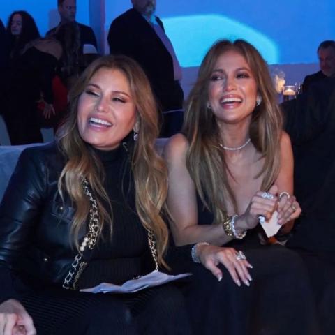 جينيفر لوبيز وصديقتها لورين