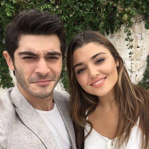 بوراك دنيز و هاندا أرتشيل - صورة من السوشيال ميديا