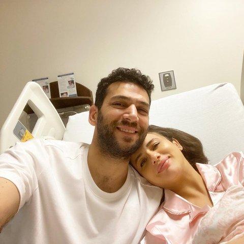 مراد يلديريم وزوجته إيمان الباني - صورة من إنستقرام