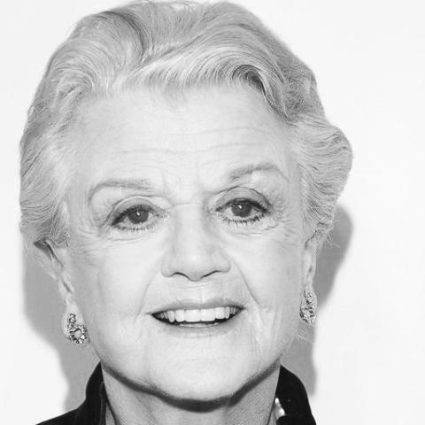 أنجيلا لانسبري - صورة من السوشيال ميديا