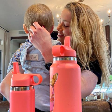 أمبر هيرد وابنتها- انستقرام @amberheard