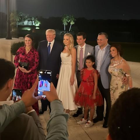 تيفاني ترامب ومايكل بولس ودونالد ترامب - صورة من السوشيال ميديا