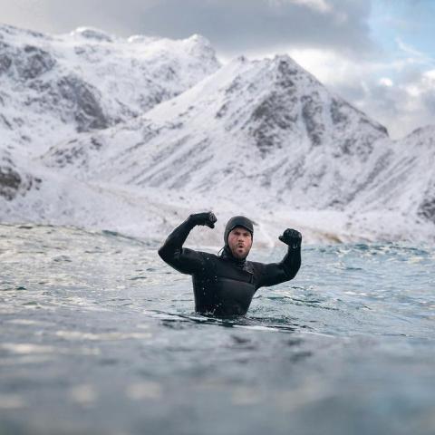 كريس همسوورث في Limitless- انستقرام @chrishemsworth