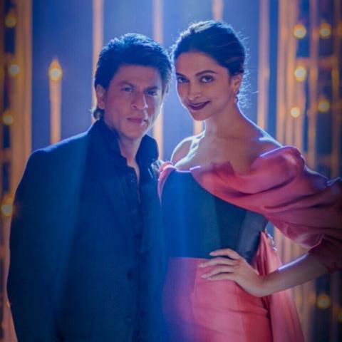 شاروخان وديبيكا بادكون - صورة من السوشيال ميديا