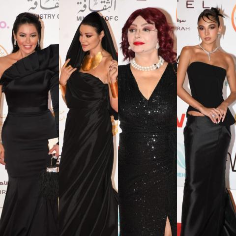 النجمات باللون الأسود