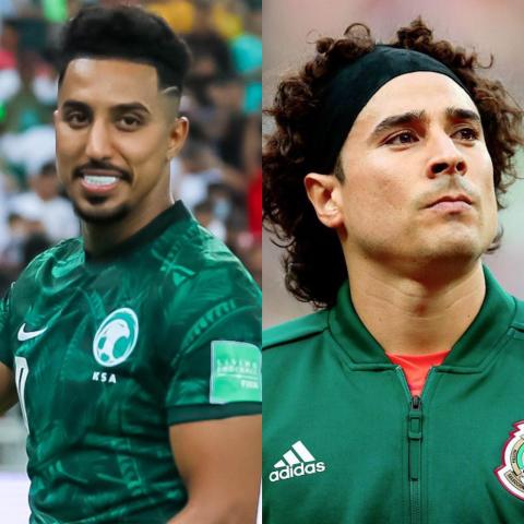 المهاجم السعودي سالم الدوسري والحارس المكسيكي غييرمو أوتشووا