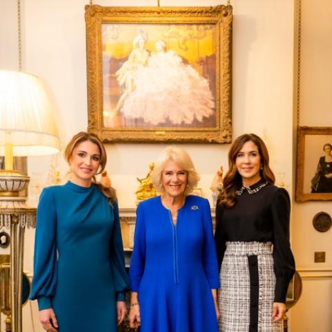 الملكة رانيا العبدالله في لندن مع الملكة القرينة كاميلا و الأميرة ماري