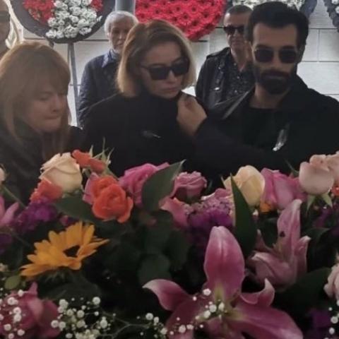 من جنازة والد سيلا في تركيا