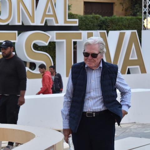 حسين فهمي من جولته على مكان انعقاد حفل افتتاح مهرجان القاهرة السينمائي