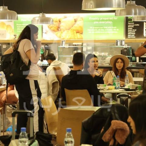 ماغي بو غصن و دانييلا رحمة وفريق عمل مسلسل &quot;للموت 3&quot; من مطار بيروت