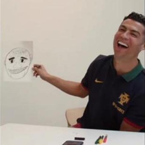 كريستيانو رونالدو في رسم كاريكاتوري لصديقة بيبي