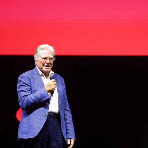 حسين فهمي - سوشيال ميديا