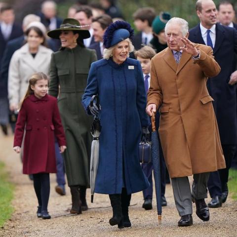 وصول العائلة الملكية للاحتفال بعيد الميلاد