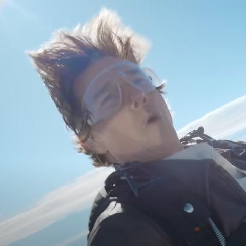 توم كروز يقفز من الطائرة - صورة من انستغرام @tomcruise