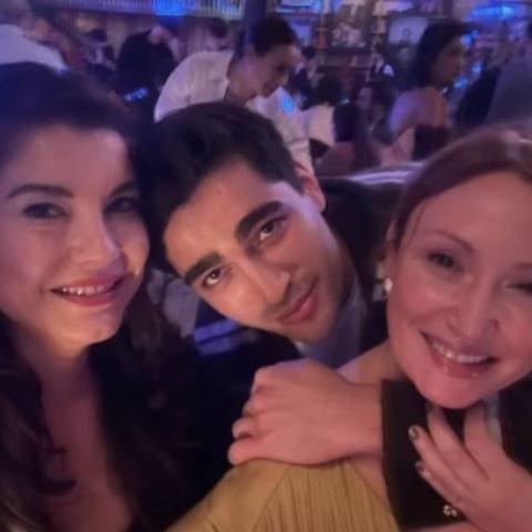 صورة من الليلة الخاصة لشركة OGM Picture