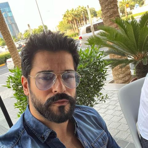 بوراك أوزجيفيت - صورة من انستقرام