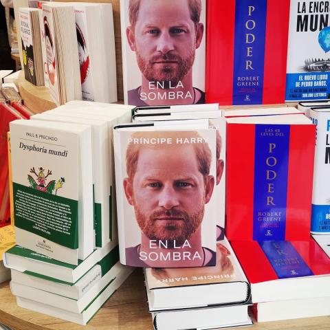 صدور كتاب الأمير هاري Spare في أسبانيا - تويتر