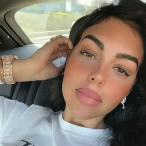 جورجينا رودريغز - صورة من تويتر